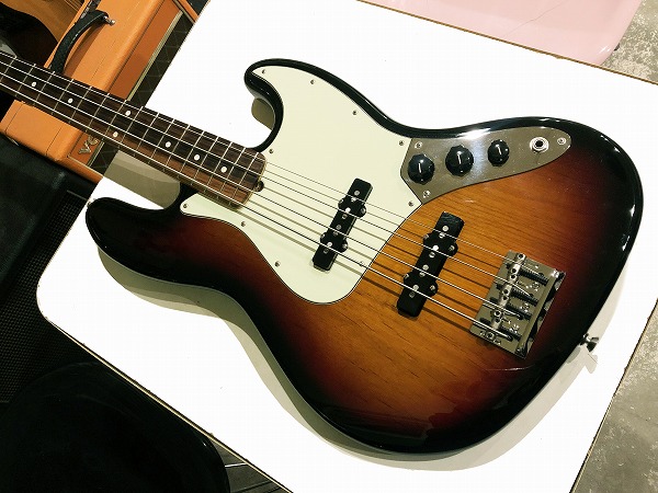 Fender USA American Professional Jazz Bass RW 3TS 2017年製 美品